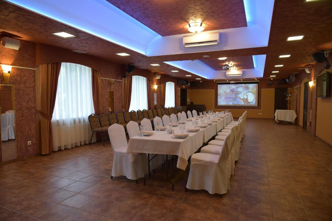 Hotel Lubenska Sloboda Olshanka 外观 照片