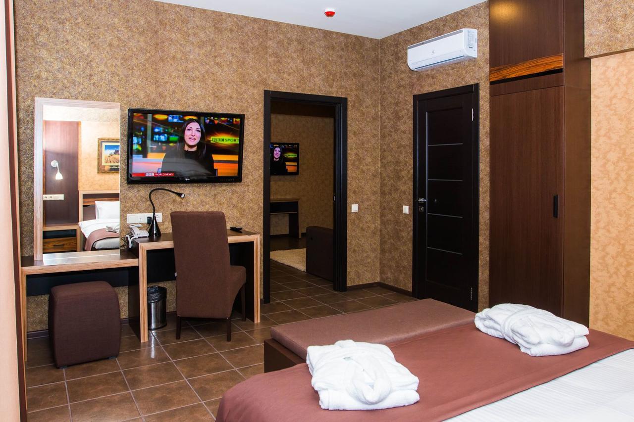 Hotel Lubenska Sloboda Olshanka 外观 照片