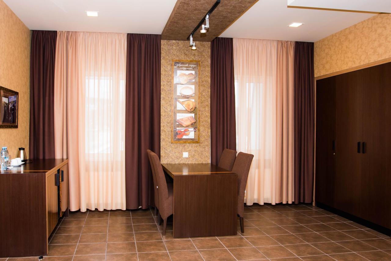 Hotel Lubenska Sloboda Olshanka 外观 照片